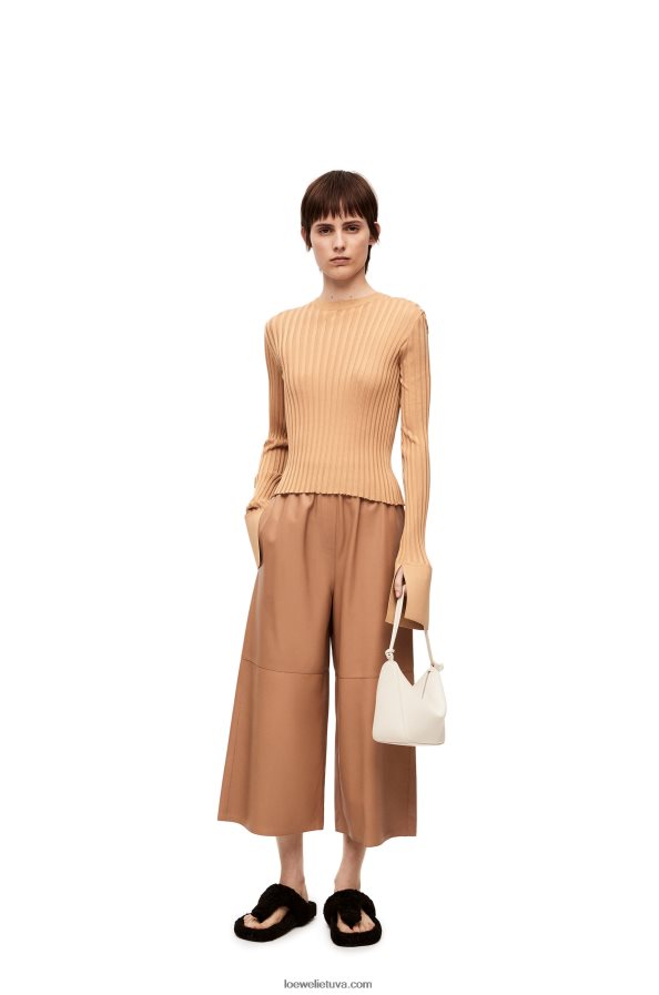 Loewe moterys sutrumpintos kelnės iš nappa ėriuko odos irisas BZ26XN1144