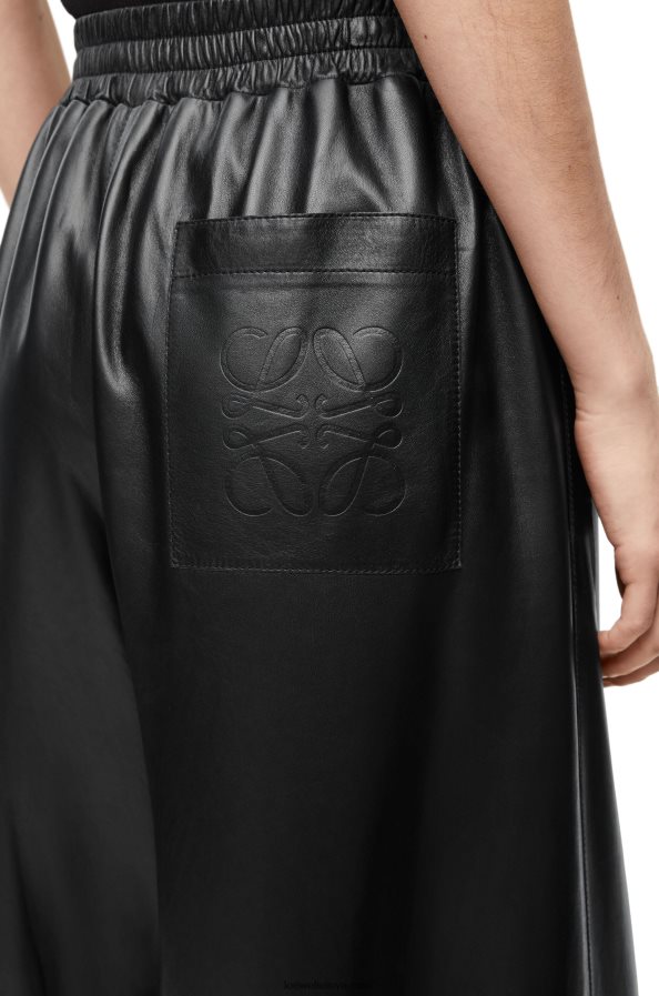Loewe moterys sutrumpintos kelnės iš nappa ėriuko odos juodas BZ26XN1141
