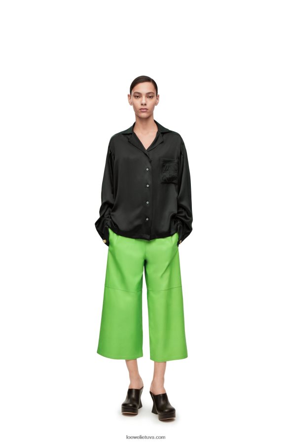 Loewe moterys sutrumpintos kelnės su nappa fluo žalia BZ26XN1111