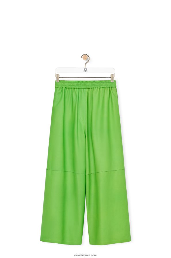 Loewe moterys sutrumpintos kelnės su nappa fluo žalia BZ26XN1111