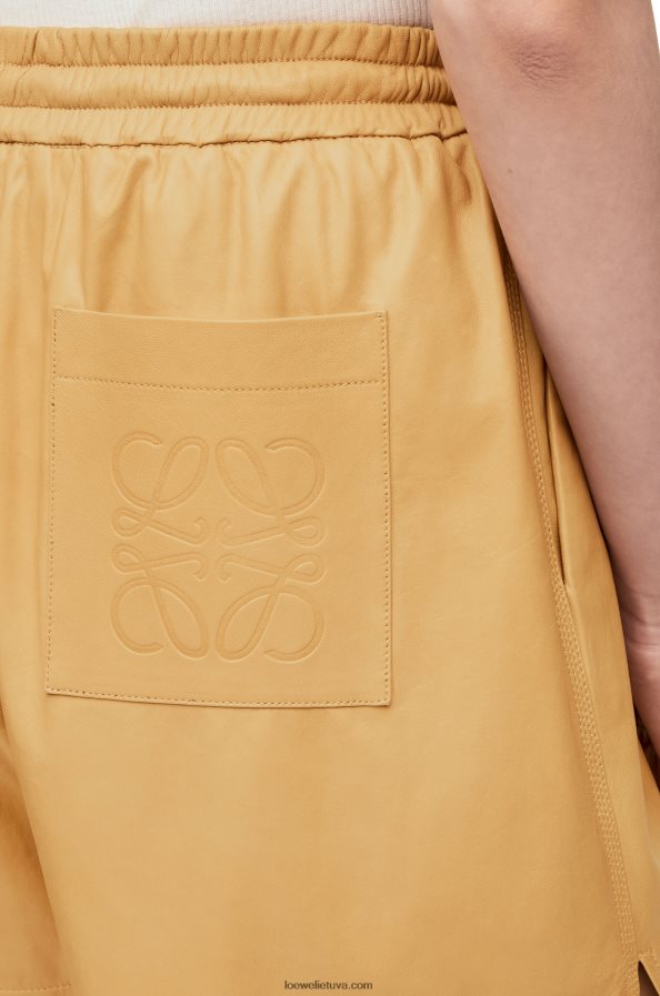 Loewe moterys elastiniai šortai iš nappa smėlio/sviesto BZ26XN1114