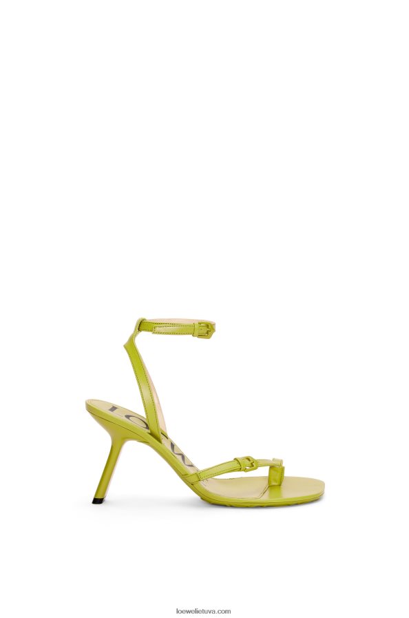 Loewe moterys žiedlapių stileto sandalai iš ėriuko odos matcha latte BZ26XN673