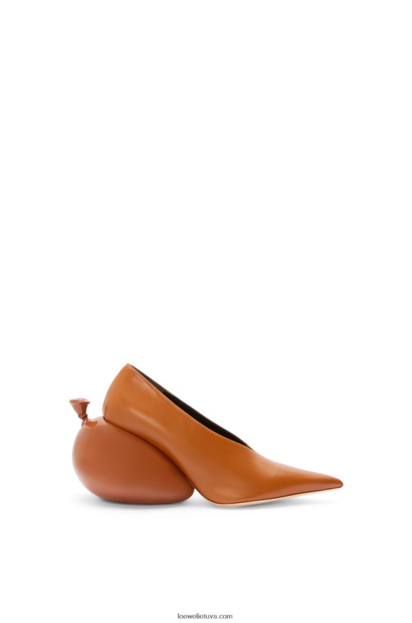 Loewe moterys balioninis pompa iš blauzdos odos įdegis BZ26XN761