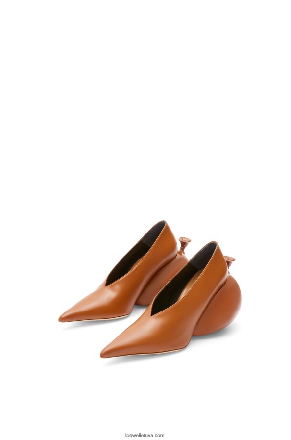 Loewe moterys balioninis pompa iš blauzdos odos įdegis BZ26XN761