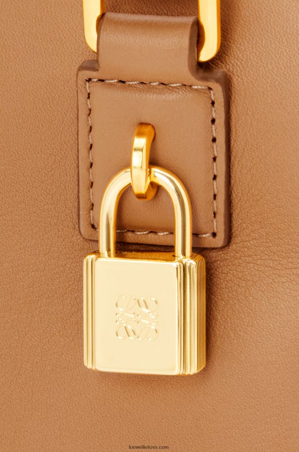 Loewe moterys amazona 16 kvadratų maišelis iš Nappa veršiuko odos šilta dykuma BZ26XN164