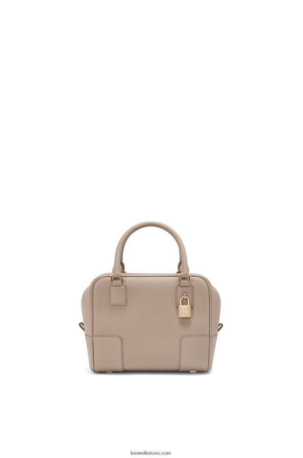 Loewe moterys amazona 19 kvadratinis maišelis iš minkštos grūdėtos veršienos smėlis BZ26XN155