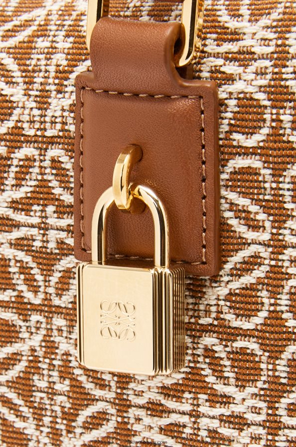 Loewe moterys amazona 23 anagramos žakardo ir blauzdos odos įdegis/pekano riešutas BZ26XN162