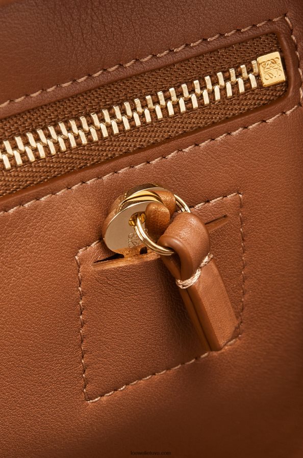 Loewe moterys amazona 23 anagramos žakardo ir blauzdos odos įdegis/pekano riešutas BZ26XN162
