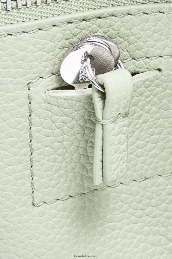 Loewe moterys amazona 23 maišelis iš minkštos grūdėtos veršienos šviesus celadonas BZ26XN135