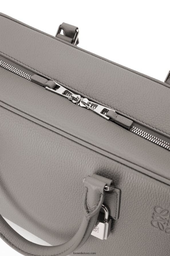 Loewe moterys amazona 28 maišelis iš minkštos grūdėtos veršienos perlų pilka BZ26XN134