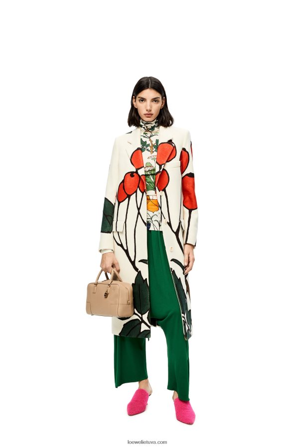 Loewe moterys amazona 28 maišelis iš minkštos grūdėtos veršienos smėlis BZ26XN153