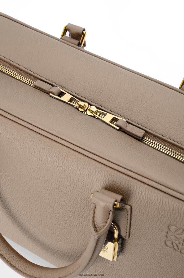 Loewe moterys amazona 28 maišelis iš minkštos grūdėtos veršienos smėlis BZ26XN153