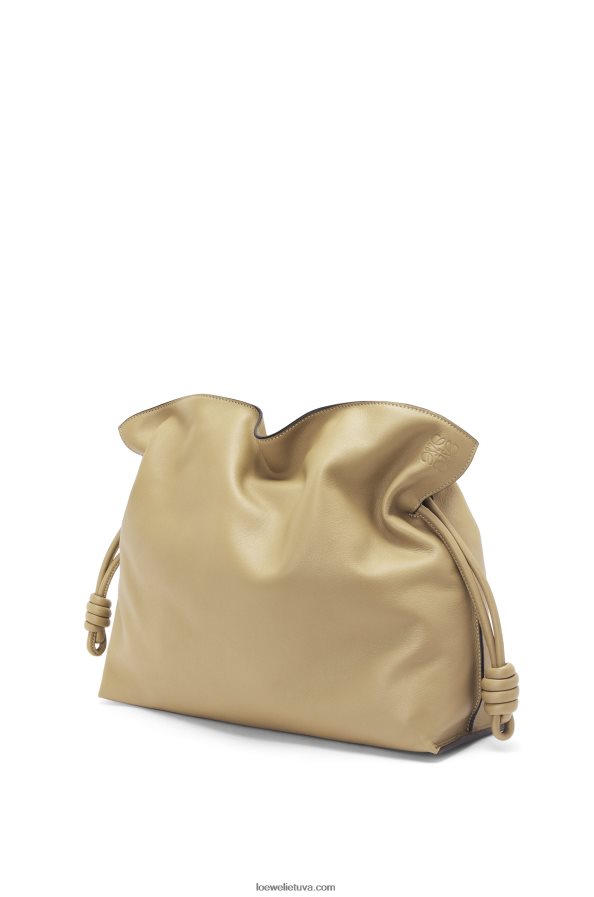 Loewe moterys didelė flamenko sankaba iš napos veršienos molio žalia BZ26XN423