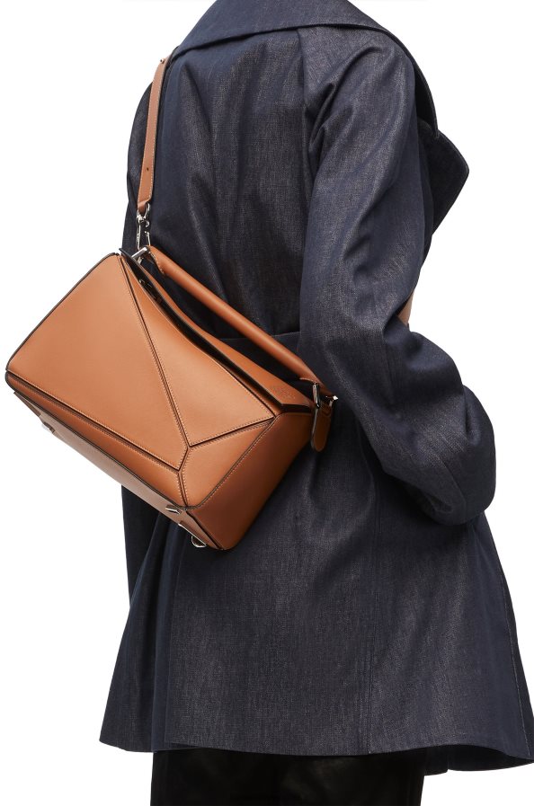 Loewe moterys dėlionės maišelis iš klasikinės blauzdos odos įdegis BZ26XN487