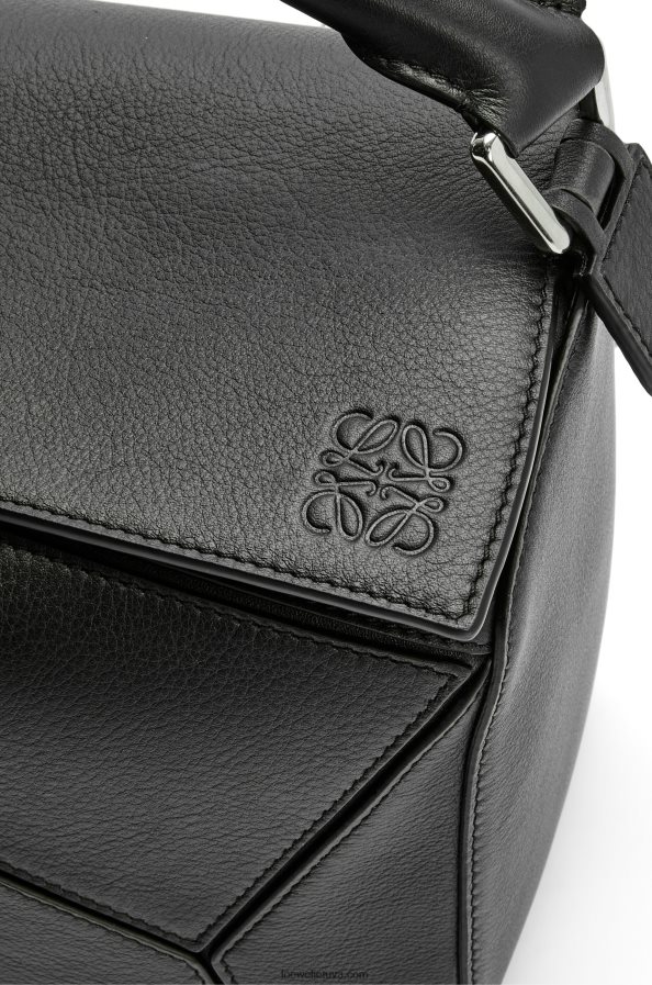 Loewe moterys dėlionės maišelis iš klasikinės blauzdos odos juodas BZ26XN479