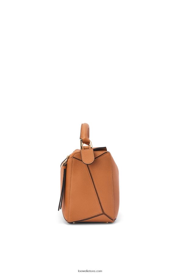 Loewe moterys dėlionės maišelis iš minkštos grūdėtos veršienos lengva karamelė BZ26XN369