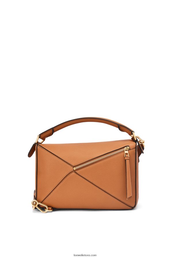 Loewe moterys dėlionės maišelis iš minkštos grūdėtos veršienos lengva karamelė BZ26XN369