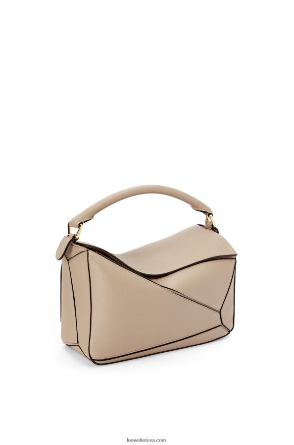 Loewe moterys dėlionės maišelis iš minkštos grūdėtos veršienos smėlis BZ26XN409