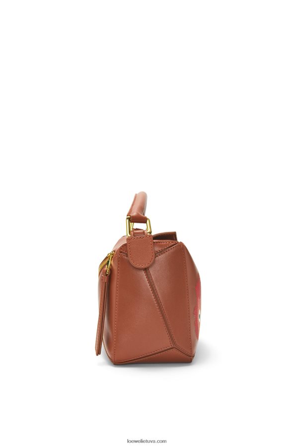 Loewe moterys kalciferinis mažas dėlionės maišelis iš satino veršio odos rūdys BZ26XN442