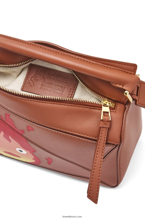 Loewe moterys kalciferinis mažas dėlionės maišelis iš satino veršio odos rūdys BZ26XN442