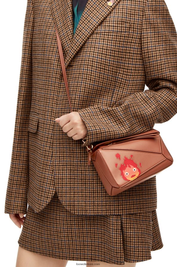 Loewe moterys kalciferinis mini galvosūkių maišelis iš satino veršio odos rūdys BZ26XN260