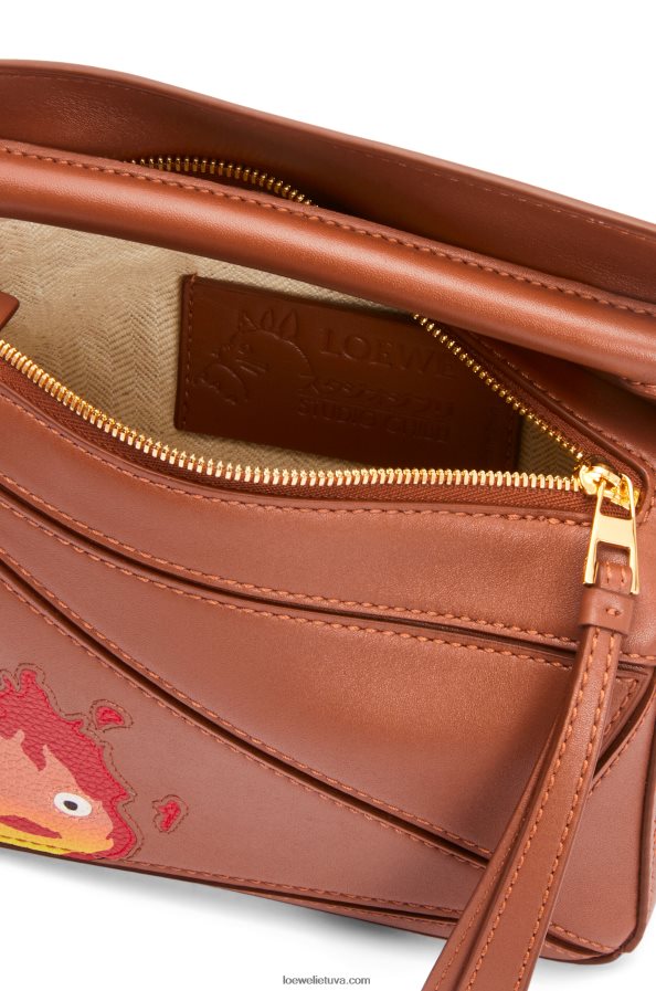 Loewe moterys kalciferinis mini galvosūkių maišelis iš satino veršio odos rūdys BZ26XN260