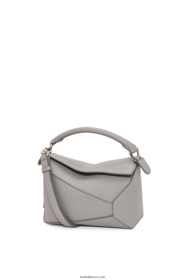 Loewe moterys mažas dėlionės kraštų maišelis iš minkštos grūdėtos veršienos perlų pilka BZ26XN366