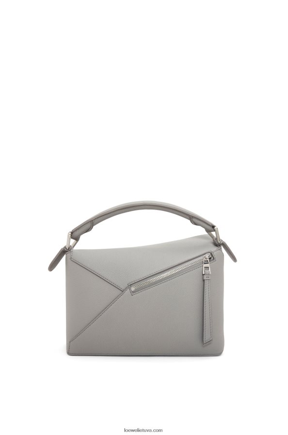 Loewe moterys mažas dėlionės kraštų maišelis iš minkštos grūdėtos veršienos perlų pilka BZ26XN366