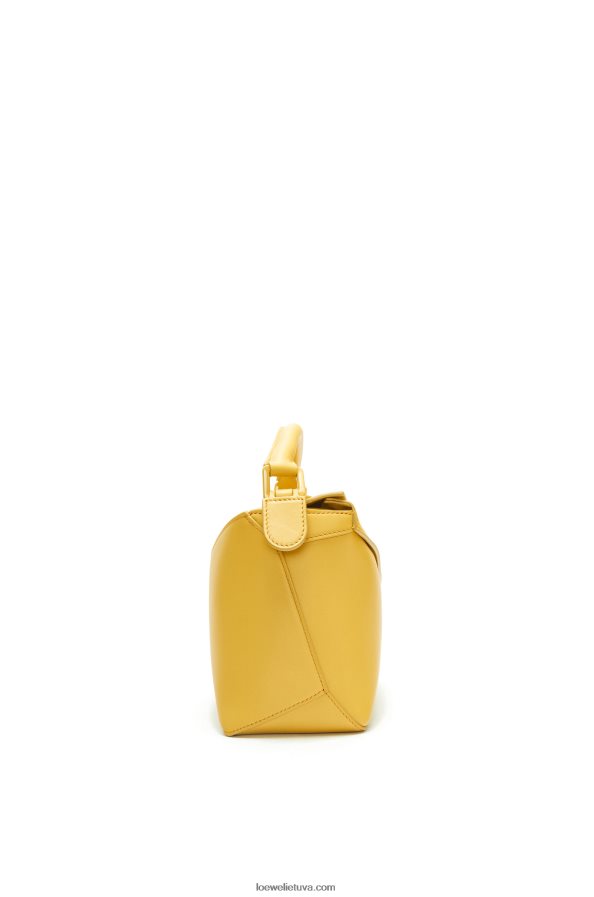 Loewe moterys mažas dėlionės kraštų maišelis iš satino veršio odos šviesiai geltona glazūra BZ26XN530