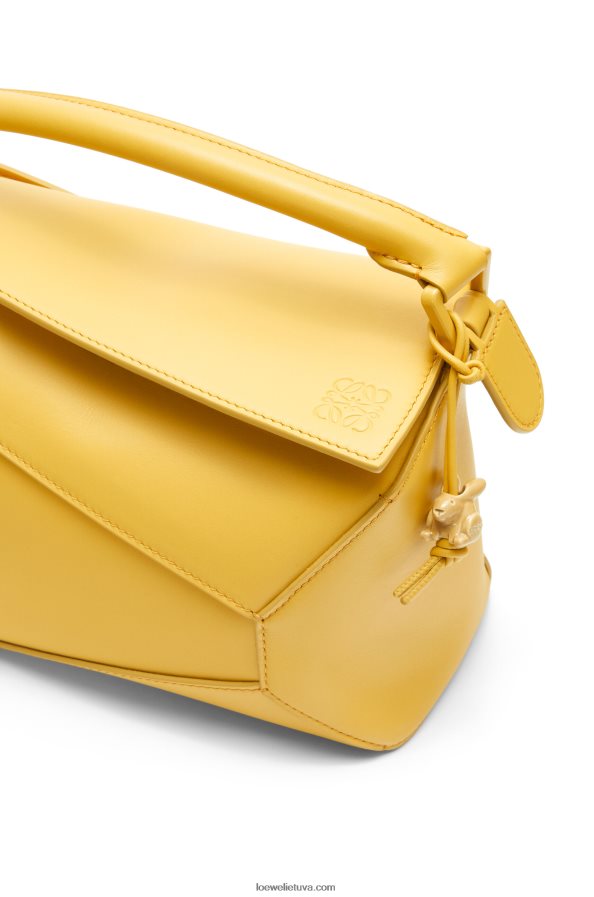Loewe moterys mažas dėlionės kraštų maišelis iš satino veršio odos šviesiai geltona glazūra BZ26XN530