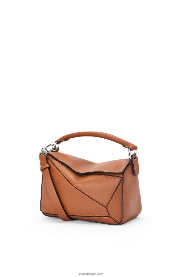 Loewe moterys mažas dėlionės maišelis iš klasikinės blauzdos odos įdegis BZ26XN364