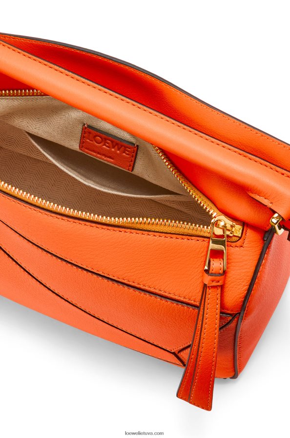 Loewe moterys mažas dėlionės maišelis iš klasikinės blauzdos odos oranžinė BZ26XN501