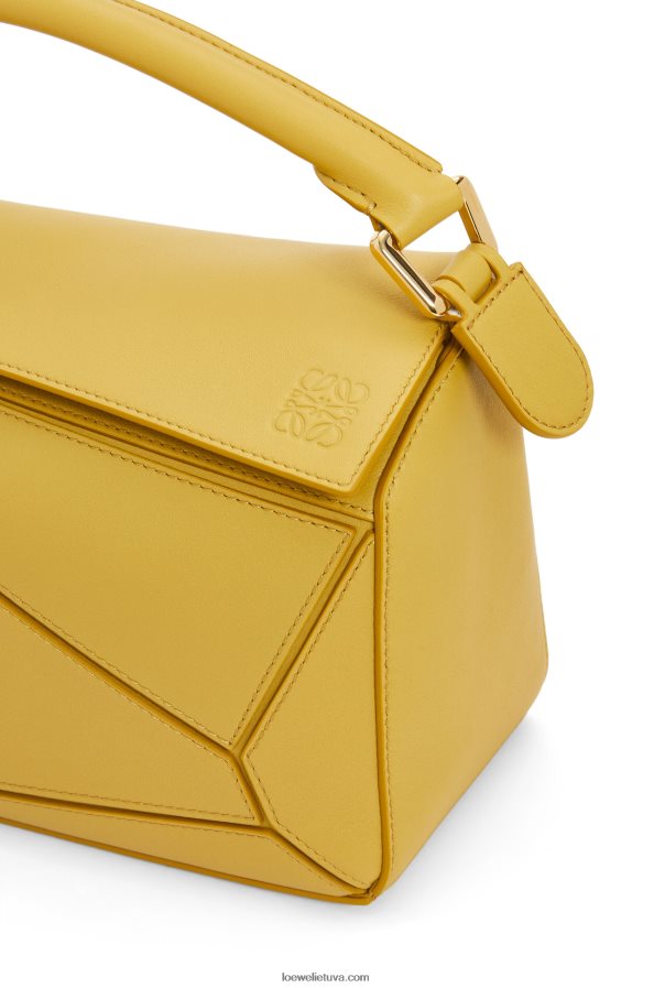 Loewe moterys mažas dėlionės maišelis iš klasikinės blauzdos odos ryški ochra BZ26XN365