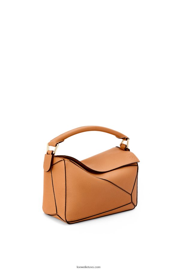 Loewe moterys mažas dėlionės maišelis iš minkštos grūdėtos veršienos lengva karamelė BZ26XN368