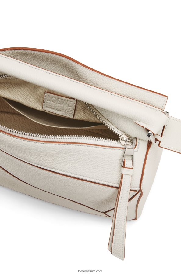 Loewe moterys mažas dėlionės maišelis iš minkštos grūdėtos veršienos minkšta balta BZ26XN505