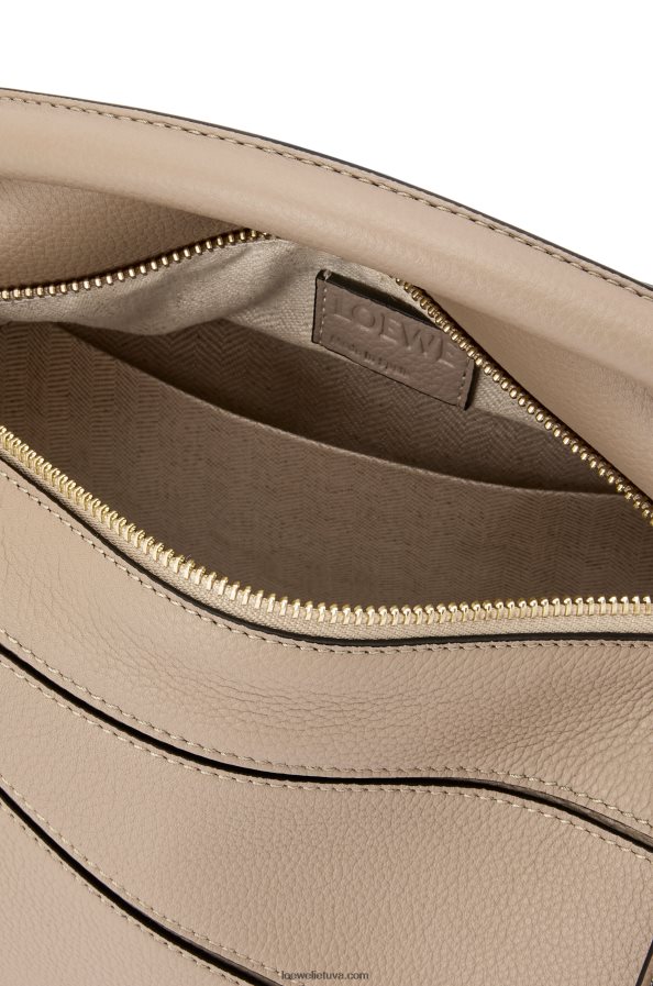 Loewe moterys mažas dėlionės maišelis iš minkštos grūdėtos veršienos smėlis BZ26XN397