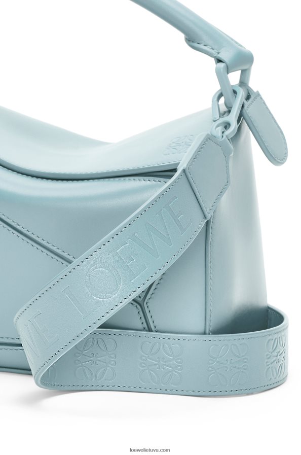 Loewe moterys mažas dėlionės maišelis iš satino veršio odos akvamarinas BZ26XN459
