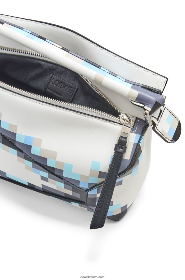 Loewe moterys mažas taškelių formos dėlionės kraštų maišelis iš satino veršio odos baltas BZ26XN395