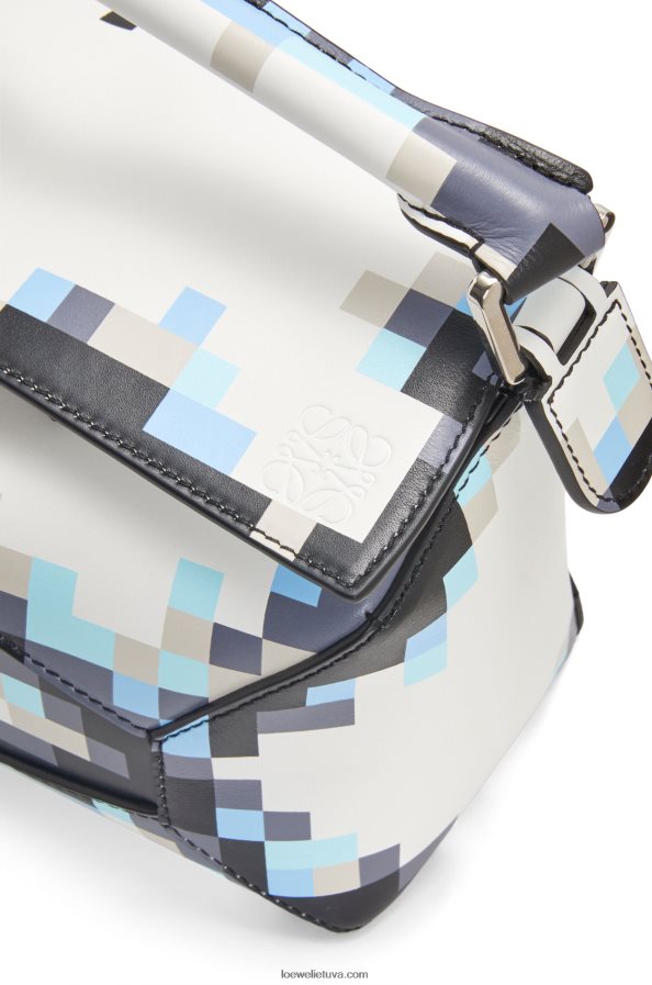Loewe moterys mažas taškelių formos dėlionės kraštų maišelis iš satino veršio odos baltas BZ26XN395
