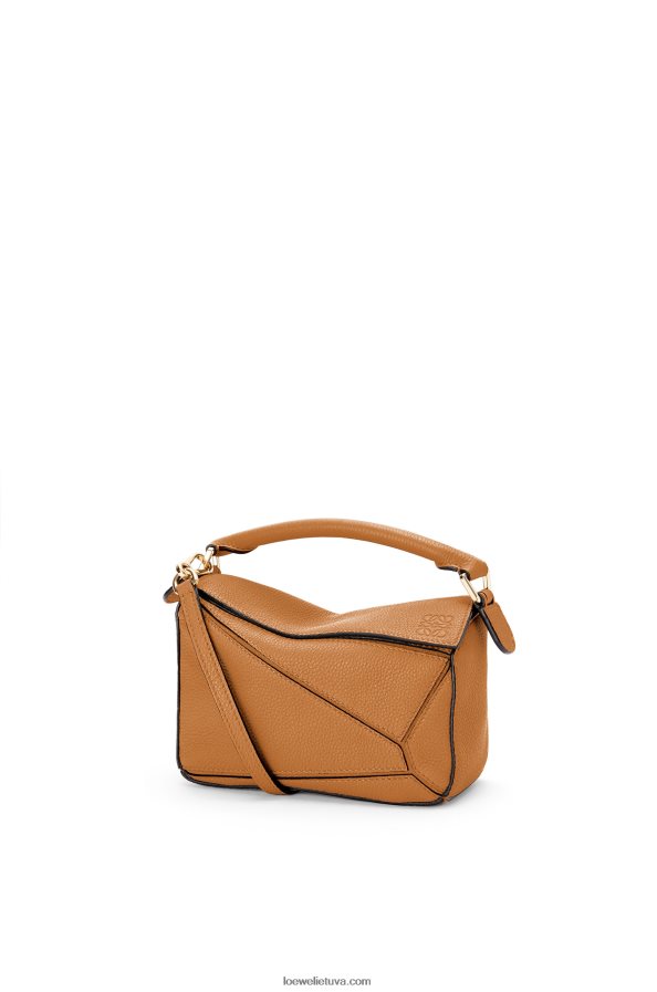 Loewe moterys mini dėlionės maišelis iš minkštos grūdėtos veršienos lengva karamelė BZ26XN299