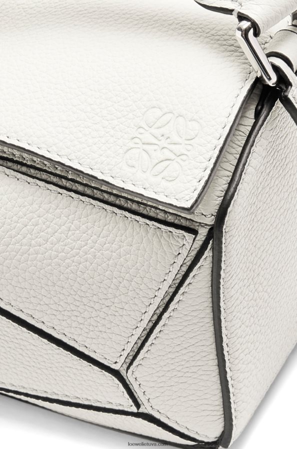 Loewe moterys mini dėlionės maišelis iš minkštos grūdėtos veršienos minkšta balta BZ26XN203