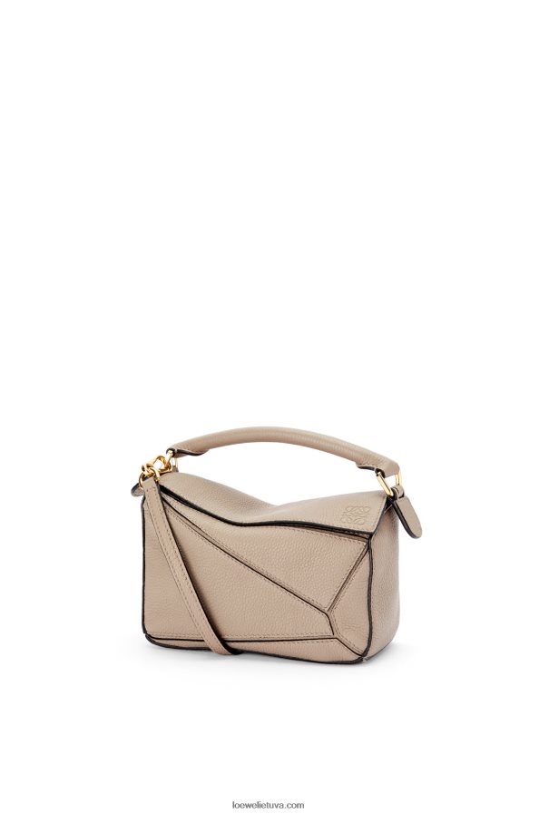 Loewe moterys mini dėlionės maišelis iš minkštos grūdėtos veršienos smėlis BZ26XN220