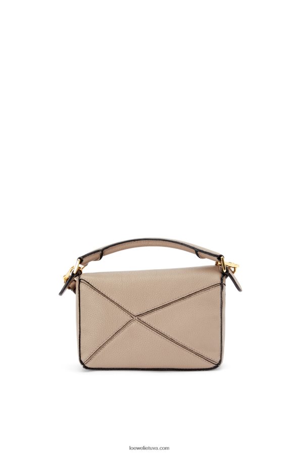 Loewe moterys mini dėlionės maišelis iš minkštos grūdėtos veršienos smėlis BZ26XN220