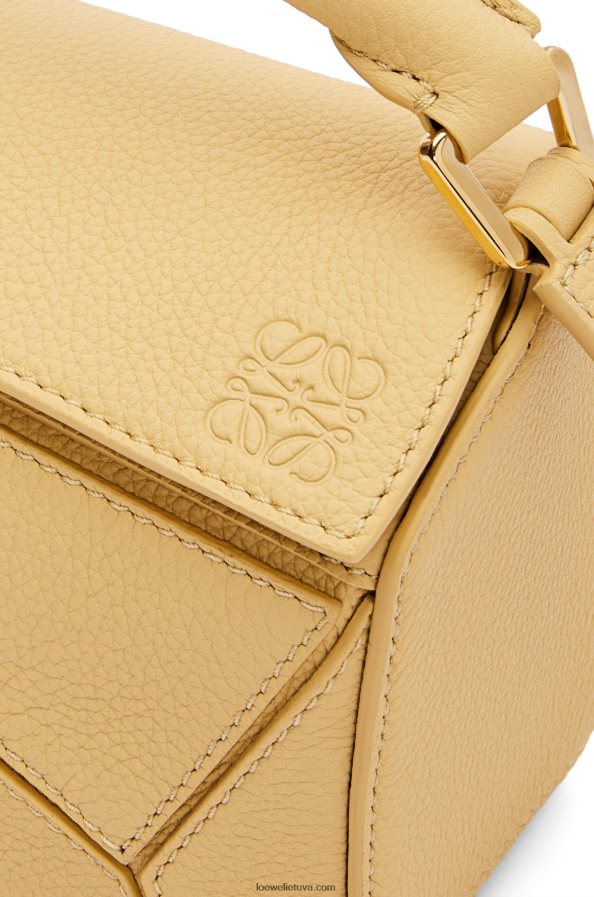 Loewe moterys mini dėlionės maišelis iš minkštos grūdėtos veršienos tamsus sviestas BZ26XN234