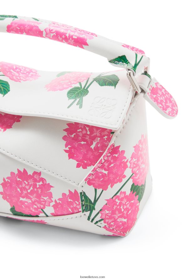 Loewe moterys mini gėlių dėlionės krašto maišelis iš satino veršio odos balta/rožinė BZ26XN235
