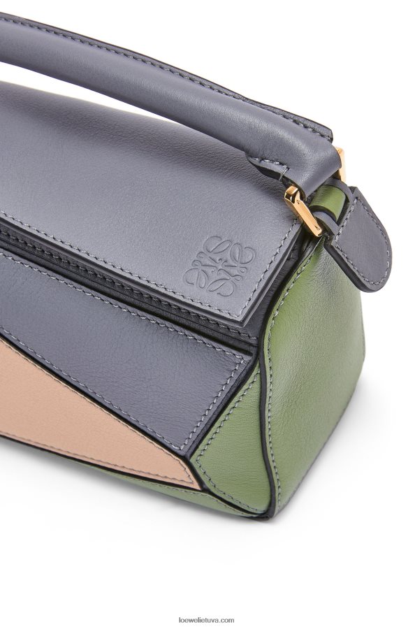 Loewe moterys mini galvosūkių maišelis iš klasikinės blauzdos odos asfaltas pilkas/nuogas BZ26XN284