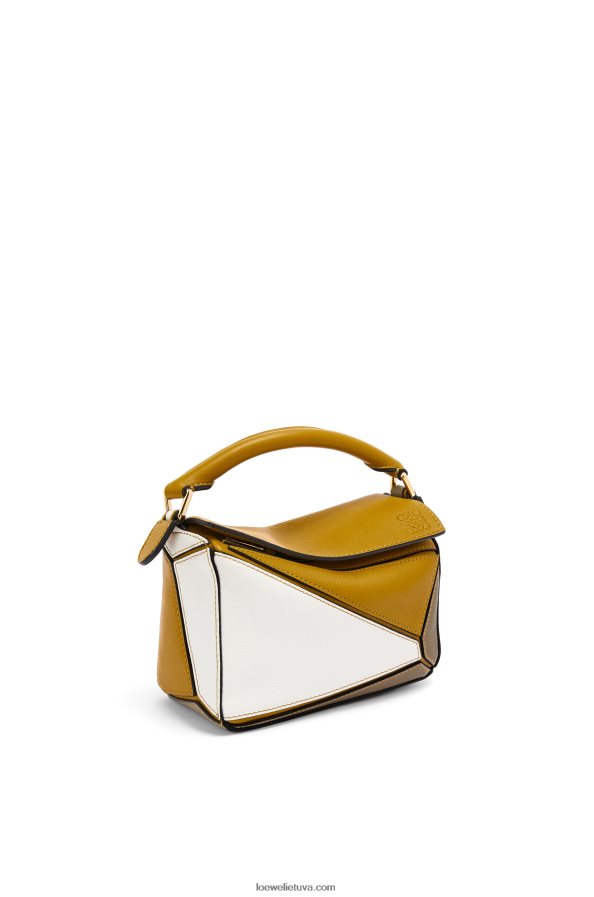 Loewe moterys mini galvosūkių maišelis iš klasikinės blauzdos odos ochra/švelni balta BZ26XN277