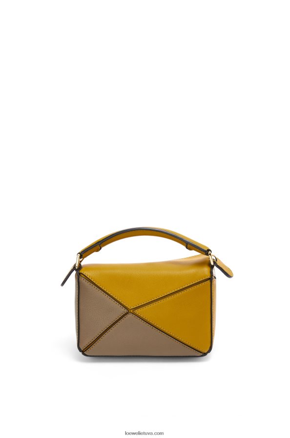 Loewe moterys mini galvosūkių maišelis iš klasikinės blauzdos odos ochra/švelni balta BZ26XN277