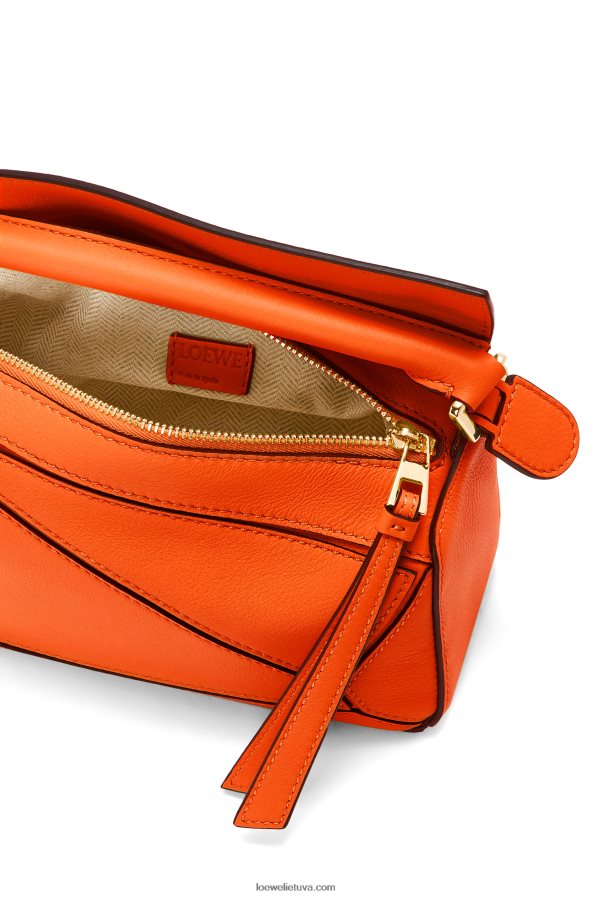 Loewe moterys mini galvosūkių maišelis iš klasikinės blauzdos odos oranžinė BZ26XN285