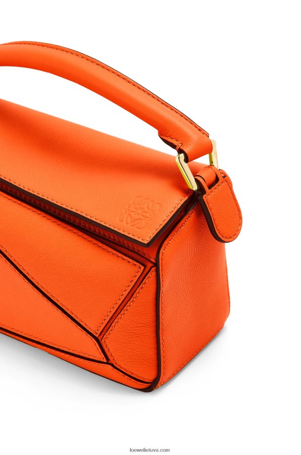 Loewe moterys mini galvosūkių maišelis iš klasikinės blauzdos odos oranžinė BZ26XN285